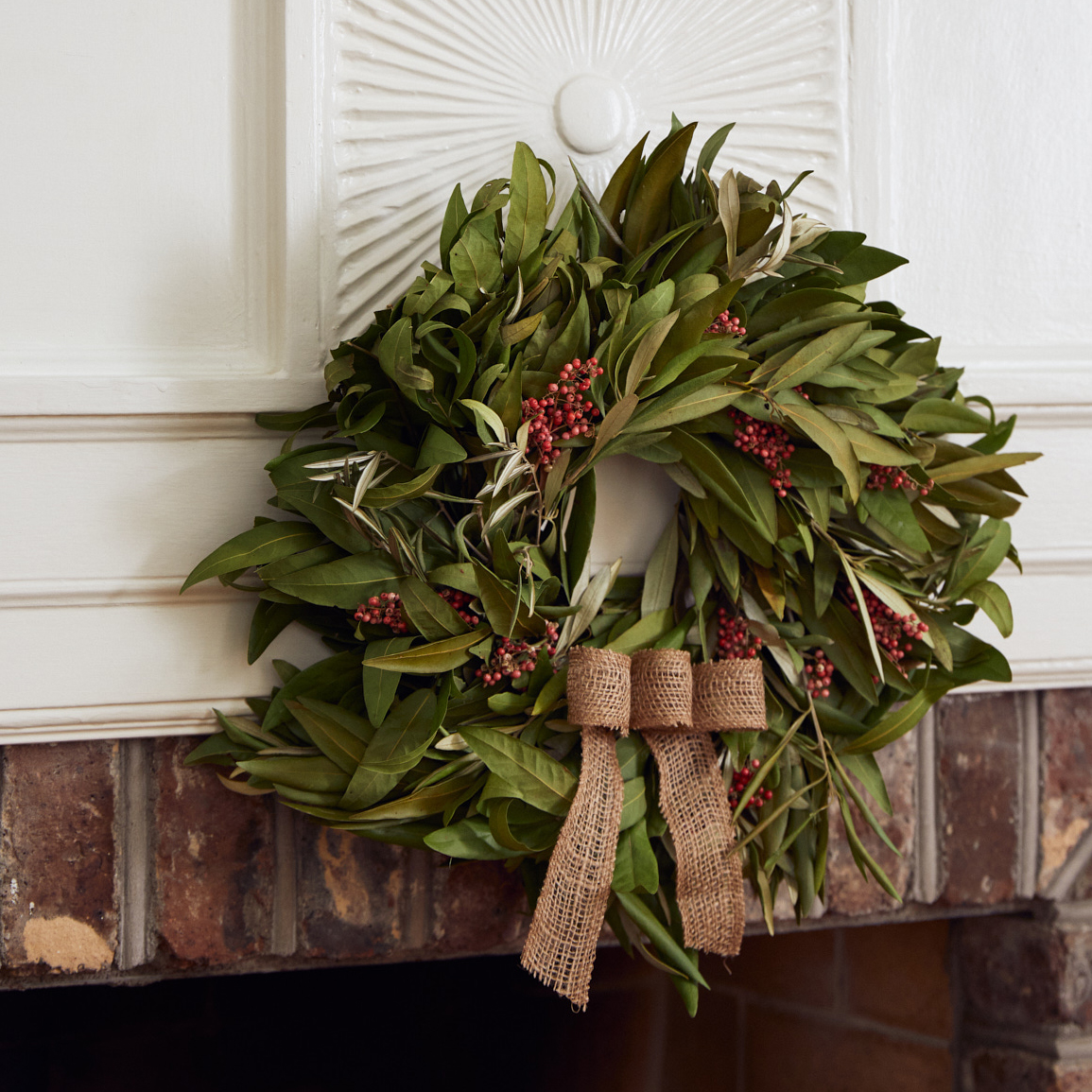 decorating-with-wreaths